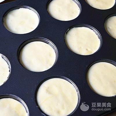 蜂蜜脆皮小蛋糕的做法，无油蜂蜜小蛋糕的做法