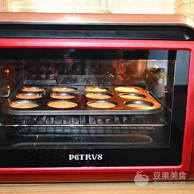 蜂蜜脆皮小蛋糕的做法，无油蜂蜜小蛋糕的做法