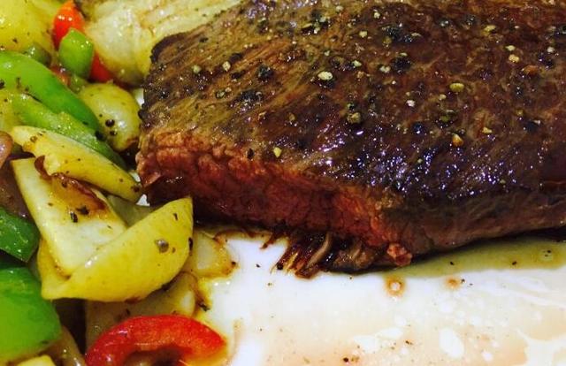 牛排餐厅常用菜谱目录，新年的第一餐要不要来一份牛排