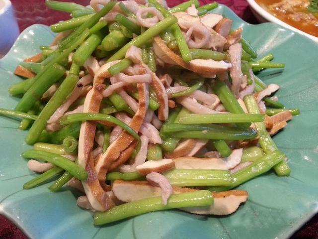 水芹菜怎么做好吃，水芹菜有哪些吃法