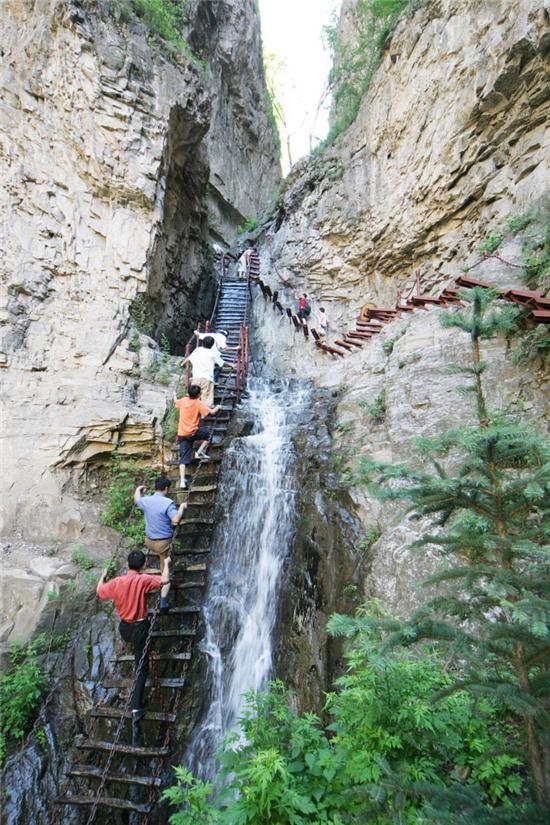 山西介休古城绵山，山西绵山风景名胜区简介