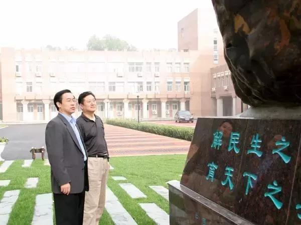 名校校训其中有你心仪的吗，热播剧《天才基本法》里的“三味大学”校训