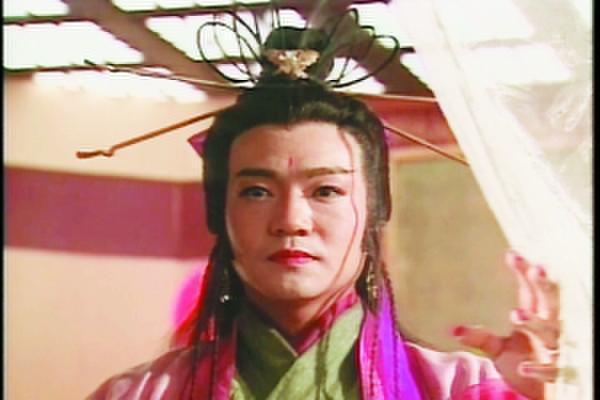 苏培盛发现小太监真实身份，安陵容拿阉人身份笑话苏培盛