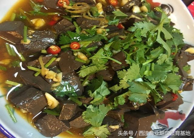 鹅血怎么做好吃，鹅血怎么烧好吃（成本5元钱的鹅血豆腐汤最适合夏天）