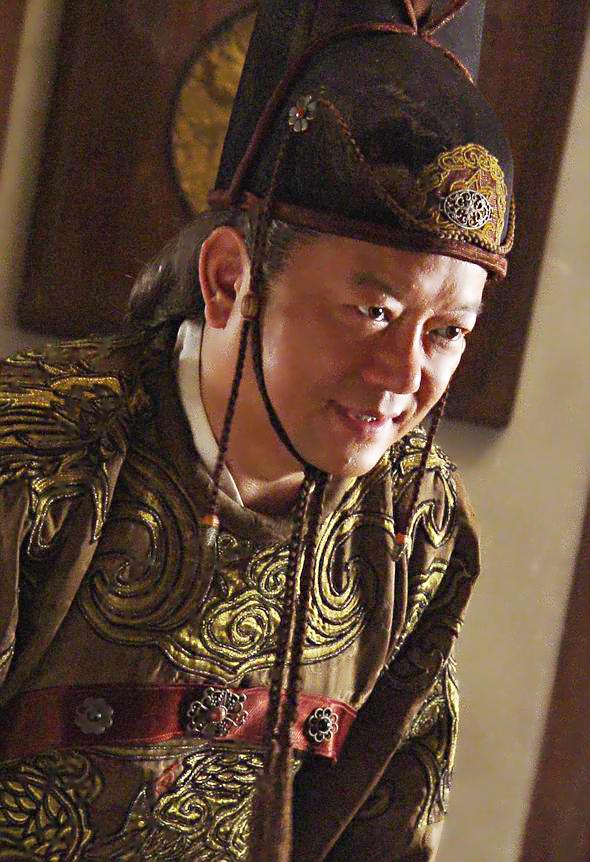 苏培盛发现小太监真实身份，安陵容拿阉人身份笑话苏培盛