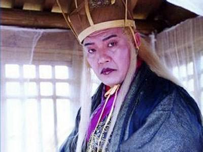 苏培盛发现小太监真实身份，安陵容拿阉人身份笑话苏培盛