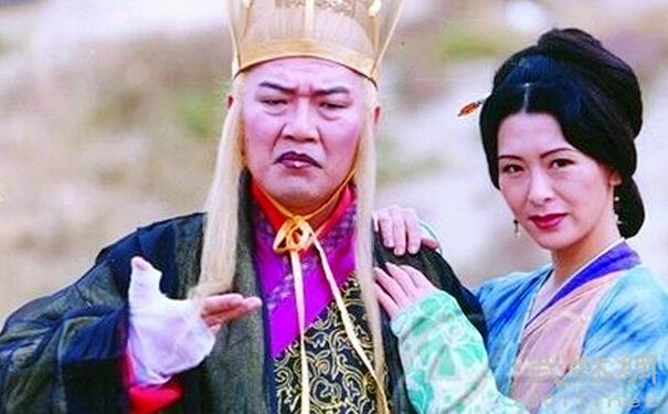 苏培盛发现小太监真实身份，安陵容拿阉人身份笑话苏培盛