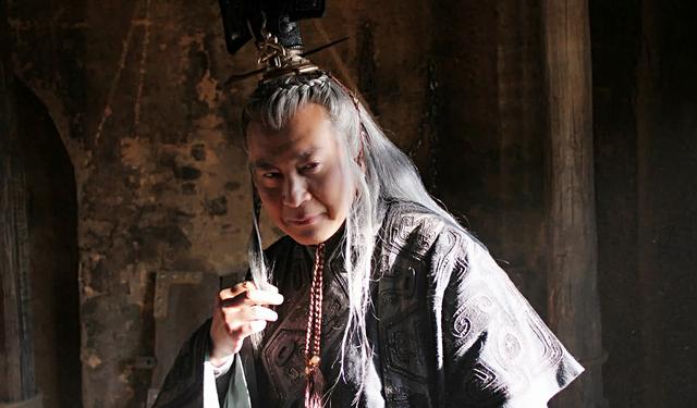 苏培盛发现小太监真实身份，安陵容拿阉人身份笑话苏培盛