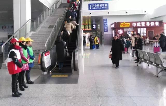 上饶火车站开列车，新春走基层丨“95后”班组的春运使命