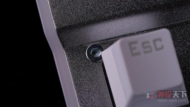 狼途和狼蛛机械键盘哪个好，官方评测狼蛛颜值