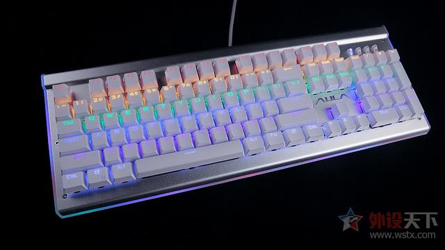 狼途和狼蛛机械键盘哪个好，官方评测狼蛛颜值