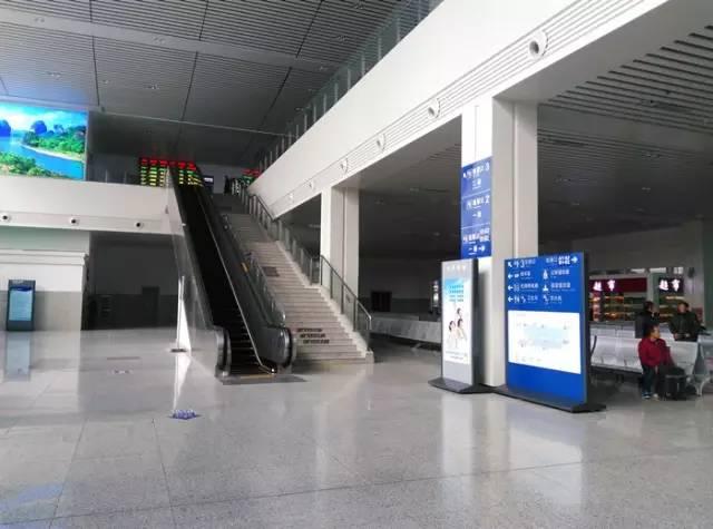 上饶火车站开列车，新春走基层丨“95后”班组的春运使命