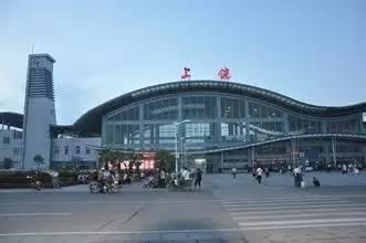 上饶火车站开列车，新春走基层丨“95后”班组的春运使命