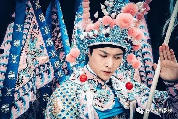 好看的电影排名，网络大电影哪些好看（凑不满的2022十大黑马电影）