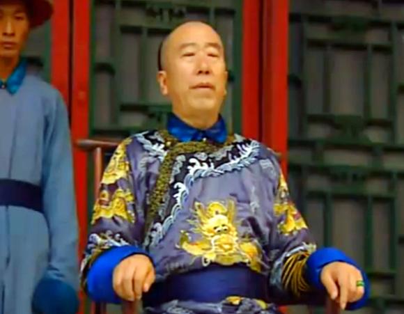 苏培盛发现小太监真实身份，安陵容拿阉人身份笑话苏培盛