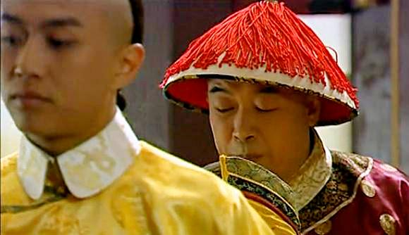 苏培盛发现小太监真实身份，安陵容拿阉人身份笑话苏培盛