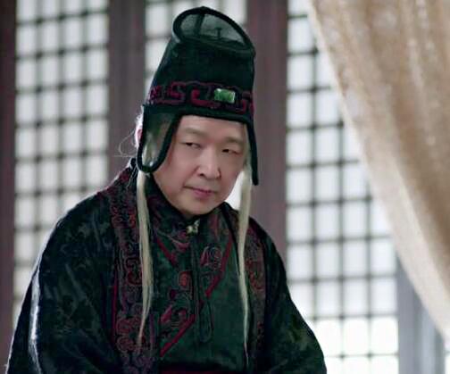 苏培盛发现小太监真实身份，安陵容拿阉人身份笑话苏培盛