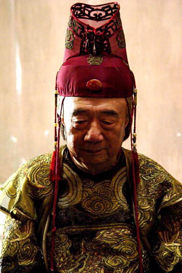 苏培盛发现小太监真实身份，安陵容拿阉人身份笑话苏培盛