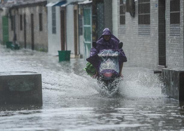 梦见暴风雨(梦见暴风雨即将来临)插图1