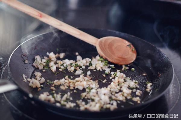 正宗牛排酱汁详细做法，如何做出好吃的牛排酱汁