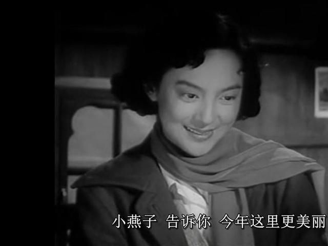 小燕子穿花衣儿歌，小燕子穿花衣儿歌完整版 宝宝巴士