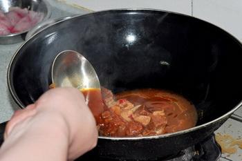 牛肉盖饭的做法，牛肉盖浇饭最简单的做法（超辣超爽的泡椒牛肉盖饭做法）