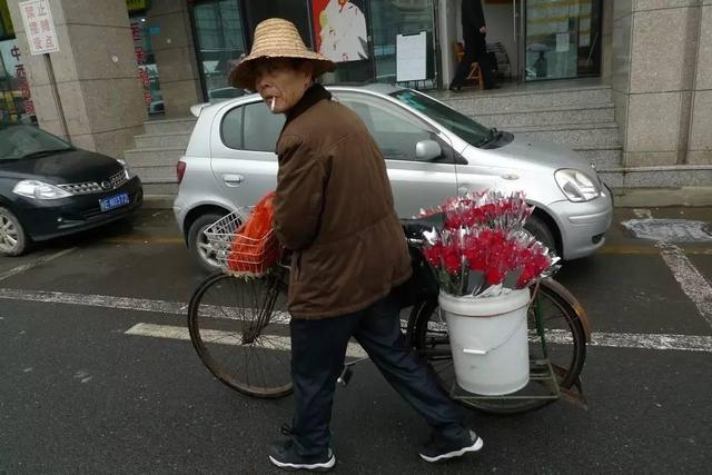 七夕情人节送什么礼物好情人节，你的鲜花备好了吗？