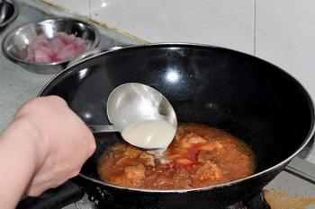 牛肉盖饭的做法，牛肉盖浇饭最简单的做法（超辣超爽的泡椒牛肉盖饭做法）