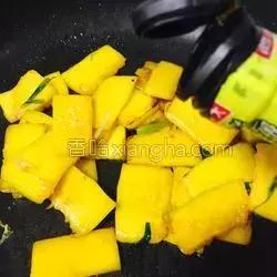 如何炒嫩南瓜才好吃，葱油爽脆南瓜