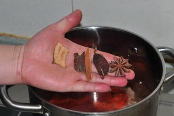 牛肉盖饭的做法，牛肉盖浇饭最简单的做法（超辣超爽的泡椒牛肉盖饭做法）