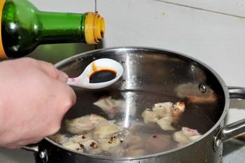 牛肉盖饭的做法，牛肉盖浇饭最简单的做法（超辣超爽的泡椒牛肉盖饭做法）