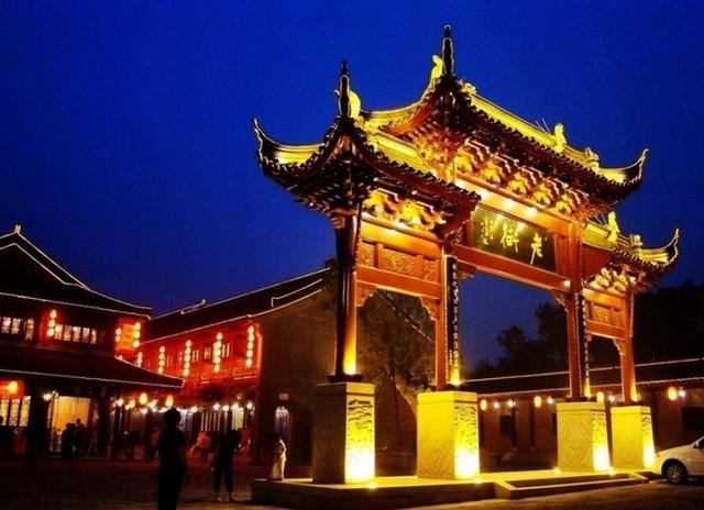 一家人不说两家话，一家人何必说两家话