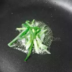 如何炒嫩南瓜才好吃，葱油爽脆南瓜