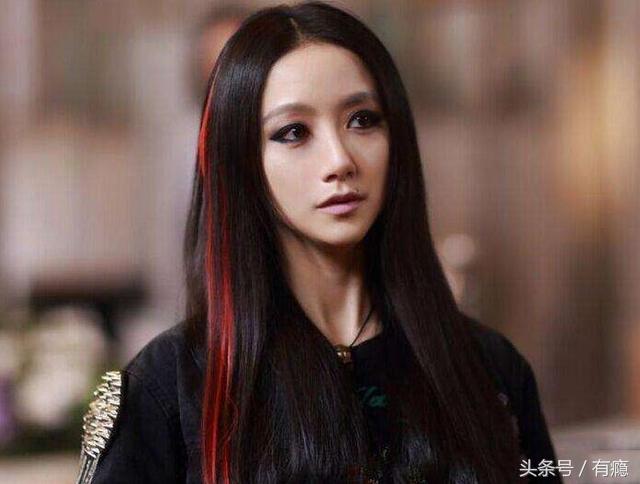 黄轩前三个女朋友，16岁出道演技秒杀小花旦