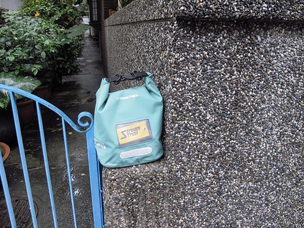 时尚潮流防水包，也许你需要一个防水好包包