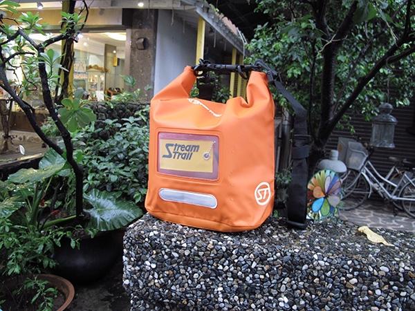 时尚潮流防水包，也许你需要一个防水好包包