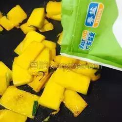 如何炒嫩南瓜才好吃，葱油爽脆南瓜