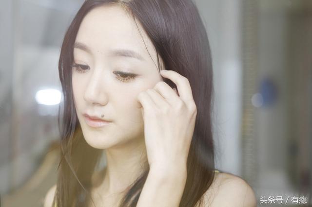 黄轩前三个女朋友，16岁出道演技秒杀小花旦