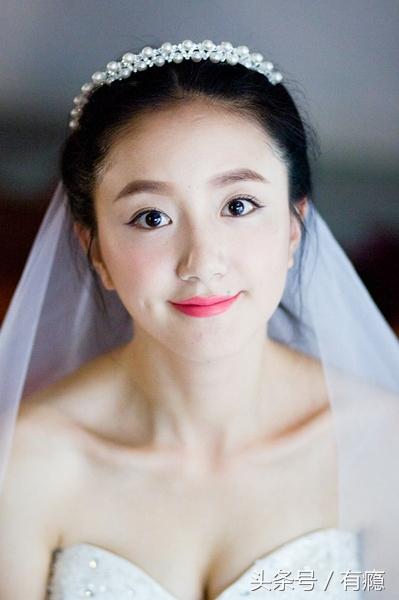 黄轩前三个女朋友，16岁出道演技秒杀小花旦