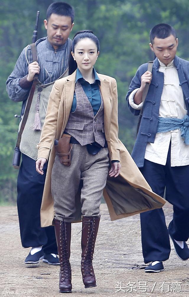 黄轩前三个女朋友，16岁出道演技秒杀小花旦