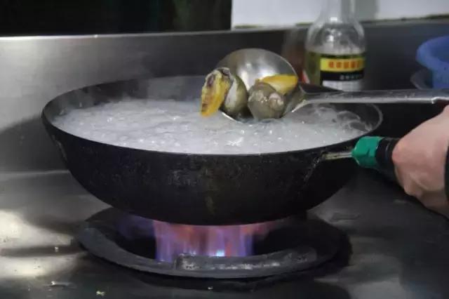 假鲍鱼的家常做法，假鲍鱼的做法有哪些（10分钟做出以假乱真“鲍鱼”）