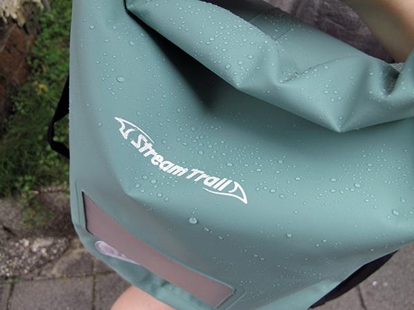 时尚潮流防水包，也许你需要一个防水好包包