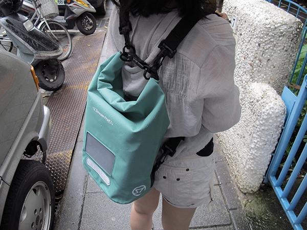 时尚潮流防水包，也许你需要一个防水好包包