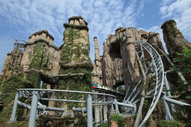 上海欢乐谷门票多少钱一张，上海欢乐谷一日游记（上海欢乐谷全价票将调整为260元/人）