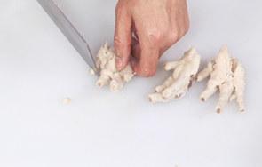 无骨鸡爪泡椒凤爪的做法，精选美味无骨泡椒凤爪的做法