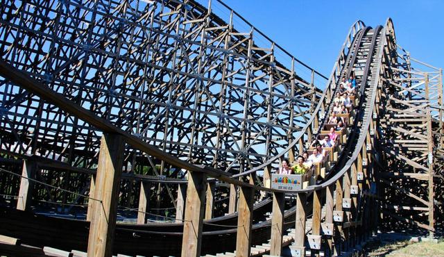 上海欢乐谷门票多少钱一张，上海欢乐谷一日游记（上海欢乐谷全价票将调整为260元/人）