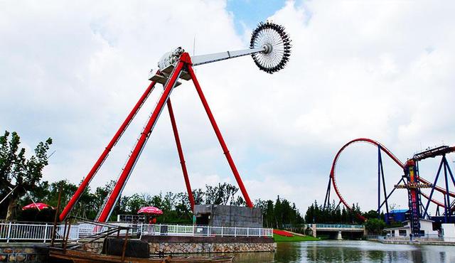 上海欢乐谷门票多少钱一张，上海欢乐谷一日游记（上海欢乐谷全价票将调整为260元/人）