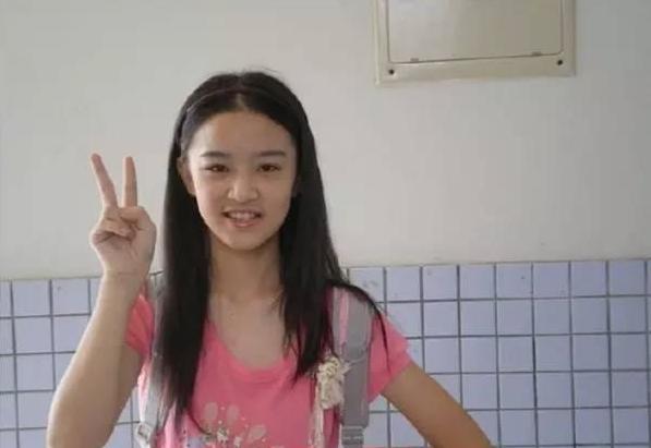 张雪迎和关晓彤的关系如何，吴磊关晓彤张雪迎等六个童星都有亲姐姐