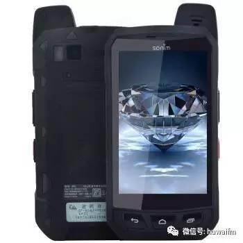 诺基亚最新款功能机，诺基亚和它们比简直弱爆了