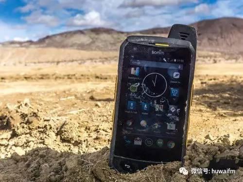 诺基亚最新款功能机，诺基亚和它们比简直弱爆了